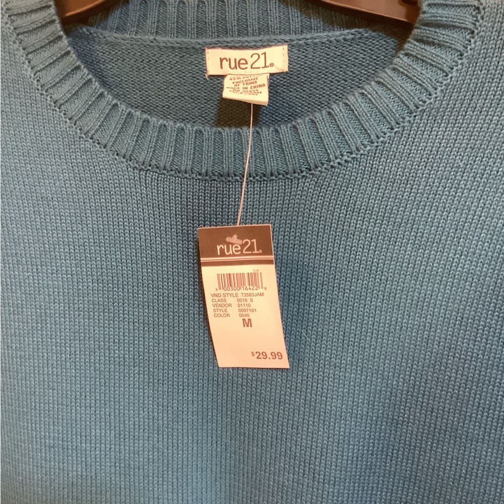 Ladies Rue 21 medium sweater - Picture 2 of 3
